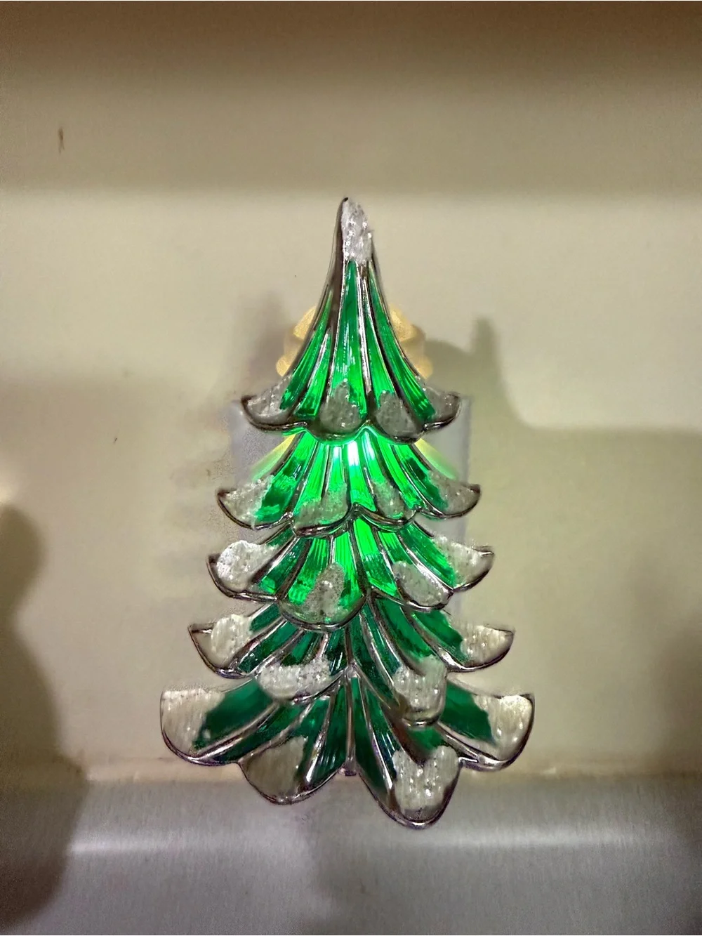 Green fir tree Holiday Wall Accent wallflower plug